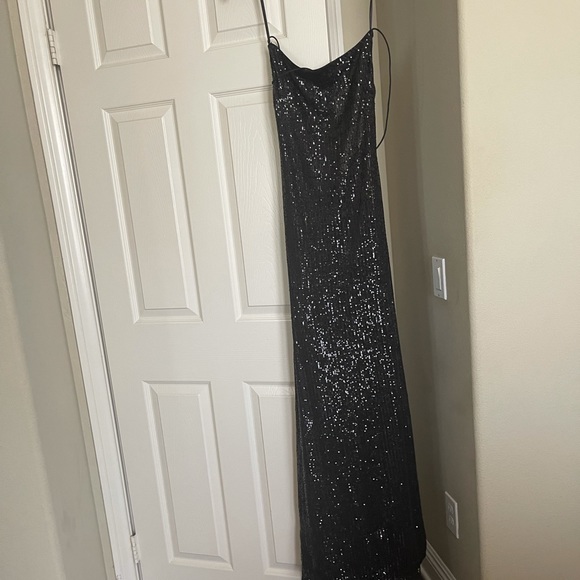 Mac Duggal Sequin Strappy Back Gown - Picture 8 of 15